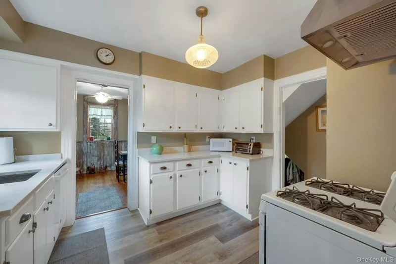 343 Rye Beach Avenue, Rye, New York, United States. - Photo 21