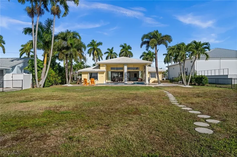 264 Bayshore Drive, Cape Coral, FL 33904, Cape Coral, Florida, United States. - Photo 34