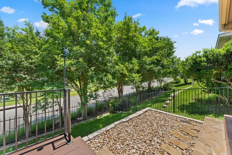 31 Cypress Knee Lane, The Hills, Texas, United States. - Photo 29