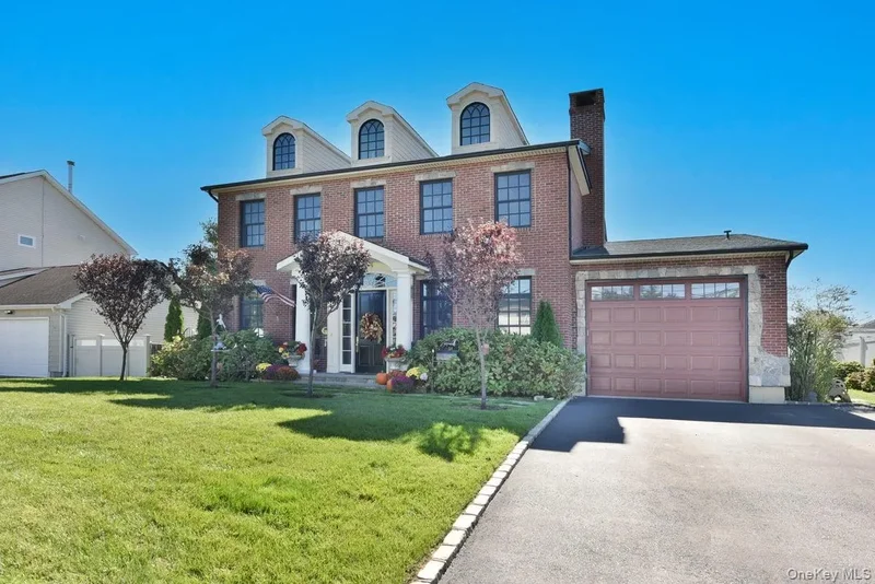 1974 Monroe Avenue, Bellmore, New York, United States. - Photo 27