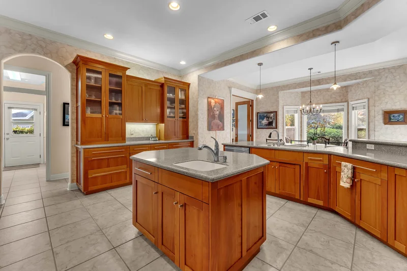 2147 Edinburgh Way , Redding, CA 96003, Redding, California, United States. - Photo 15