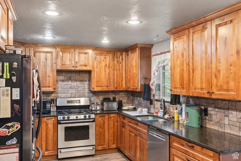 3168 W 1300, Clinton, UT 84015, Clearfield, Utah, United States. - Photo 33