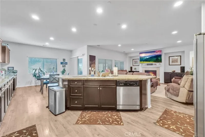 4664 Creek Cir, Jurupa Valley, CA 91752, Jurupa Valley, California, United States. - Photo 31