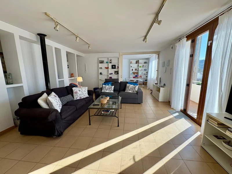 Ground floor with sea views