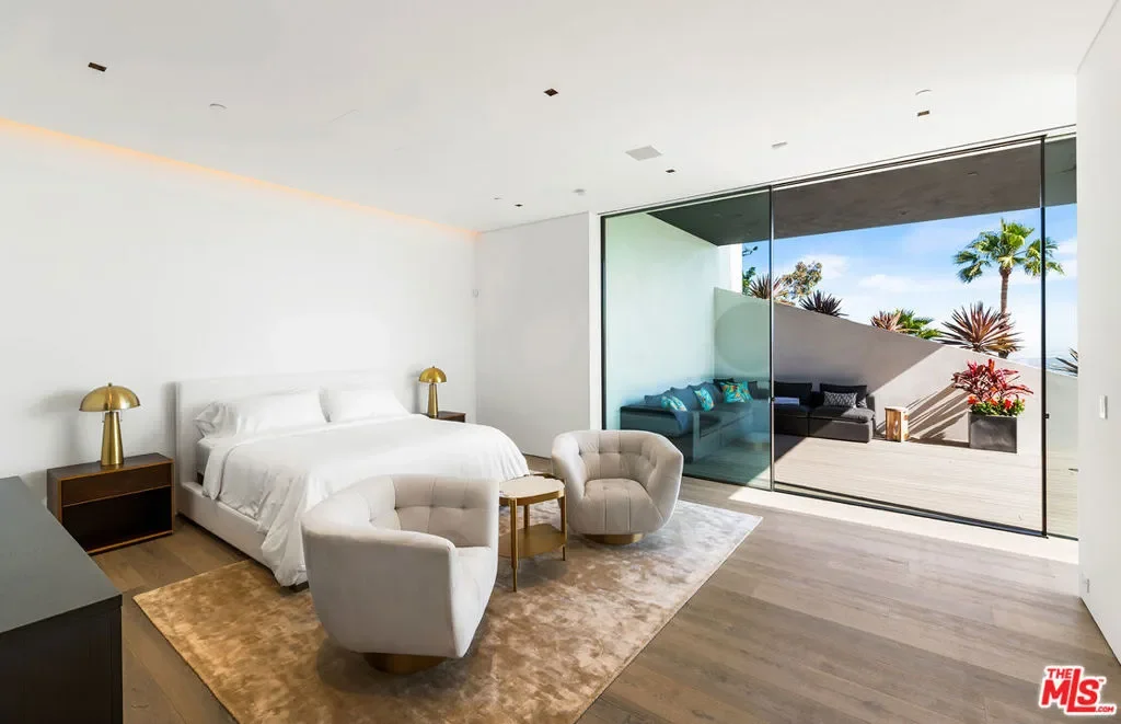 1108 Wallace, Beverly Hills, California, United States. - Photo 10