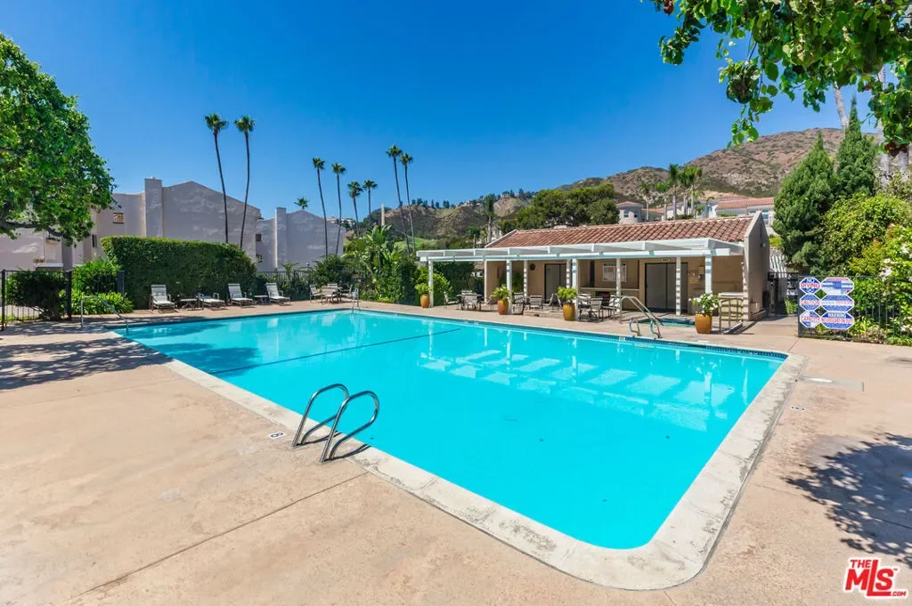 23914 De Ville Way D, Malibu, California, United States. - Photo 14