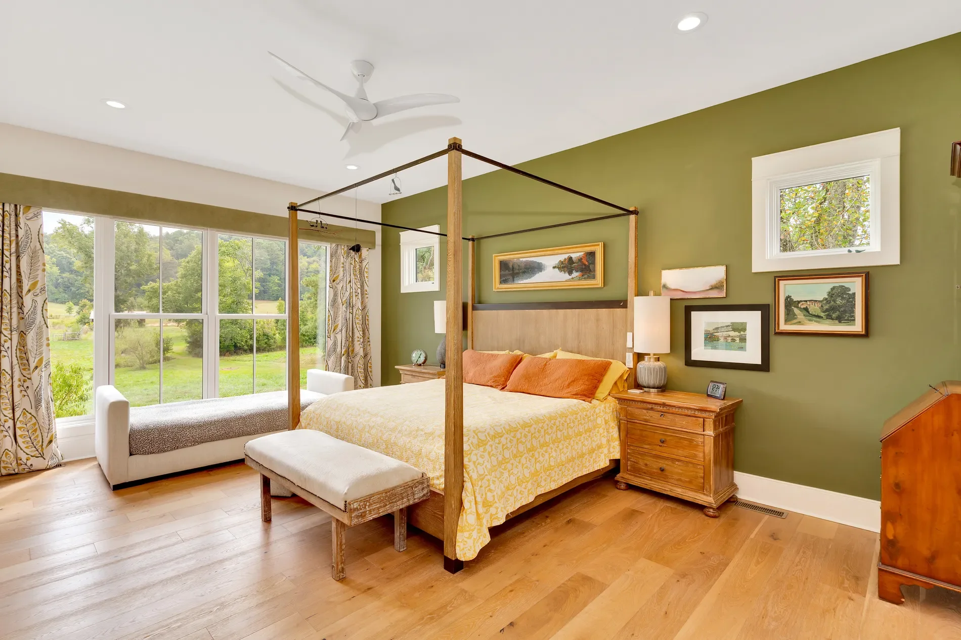 Gallery photo 4