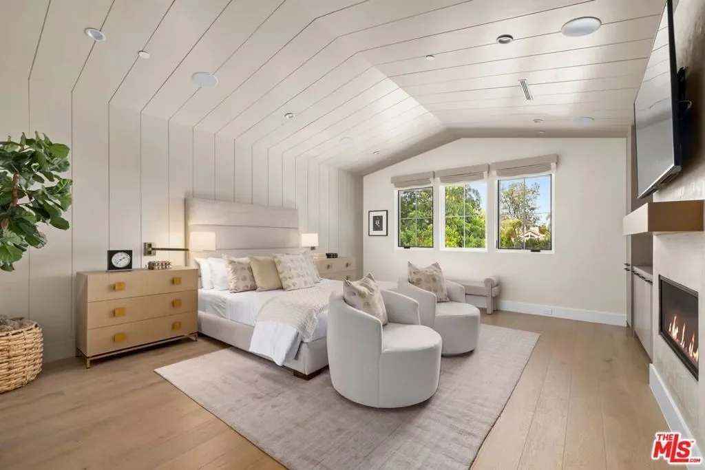 15125 Valley Vista Boulevard, Los Angeles, California, United States. - Photo 29