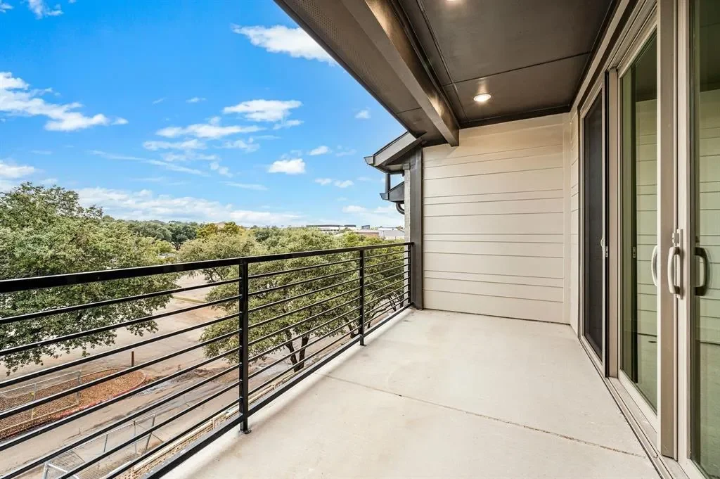 1344 Cherry Hills Lane, Irving, Texas, United States. - Photo 11
