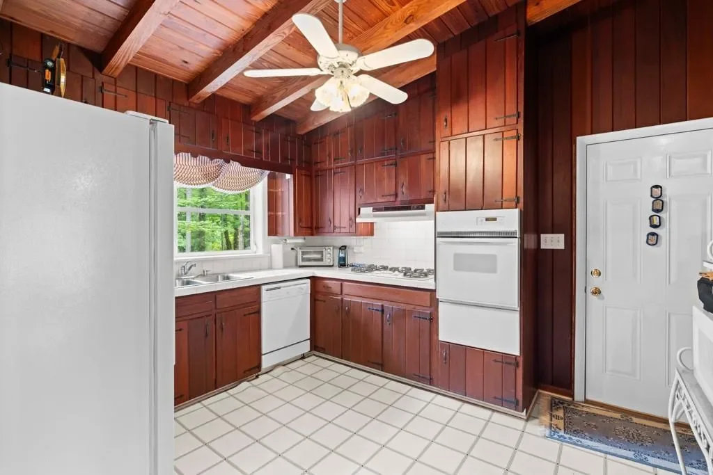 881 Rockbridge Road SW, Stone Mountain, Georgia, United States. - Photo 6