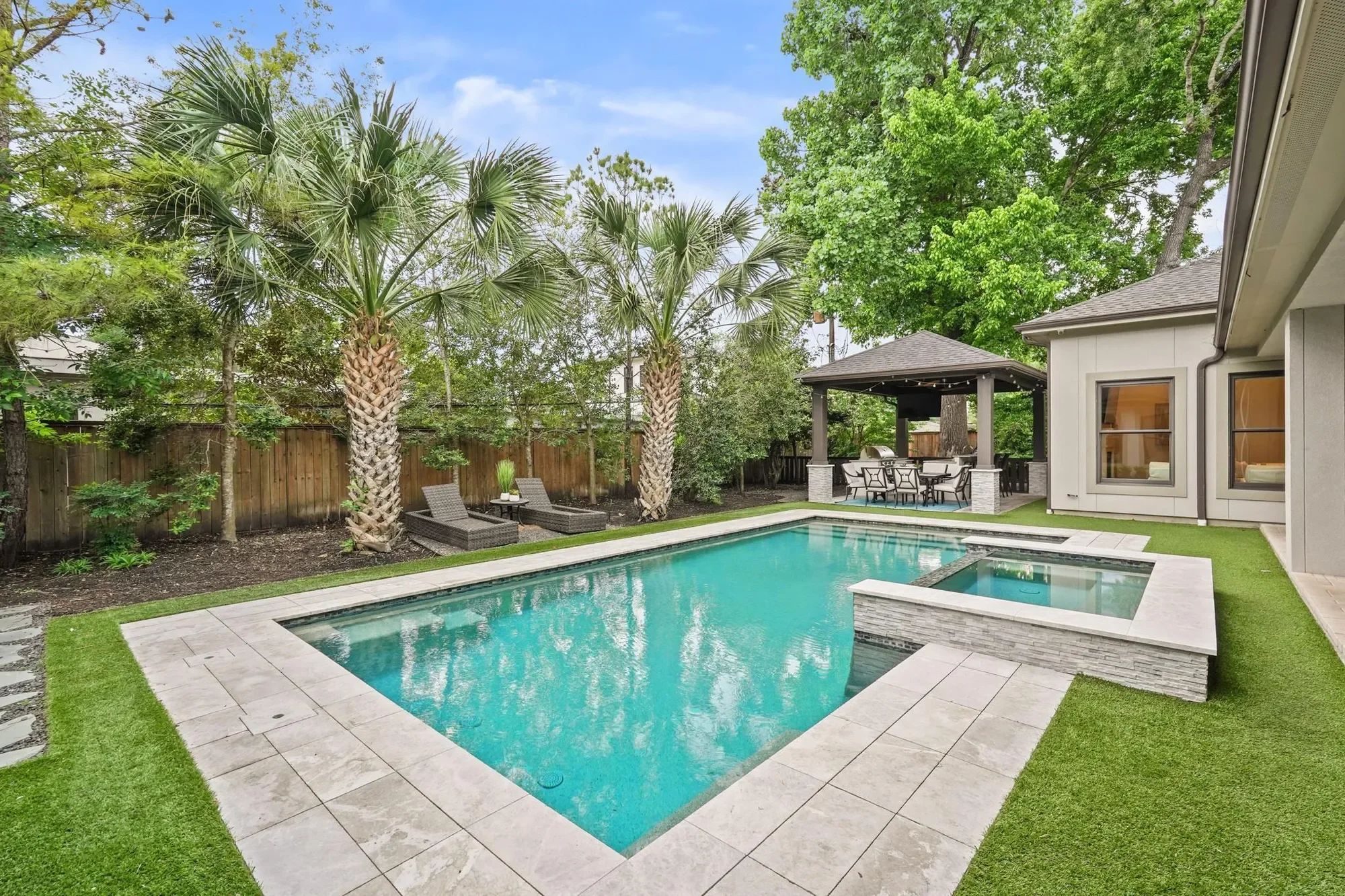 711 Timber Hill Drive, Hedwig Village, Texas, United States. - Photo 3