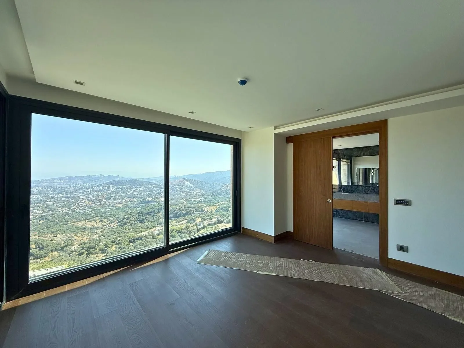 Gallery photo 3
