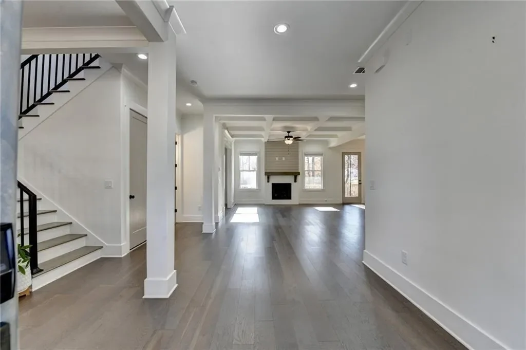 6181 Shoreland Circle, Buford, Georgia, United States. - Photo 17