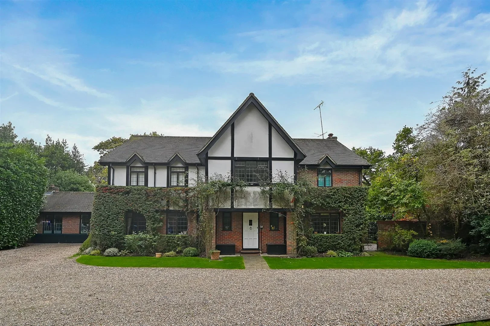 Exterior photo 4