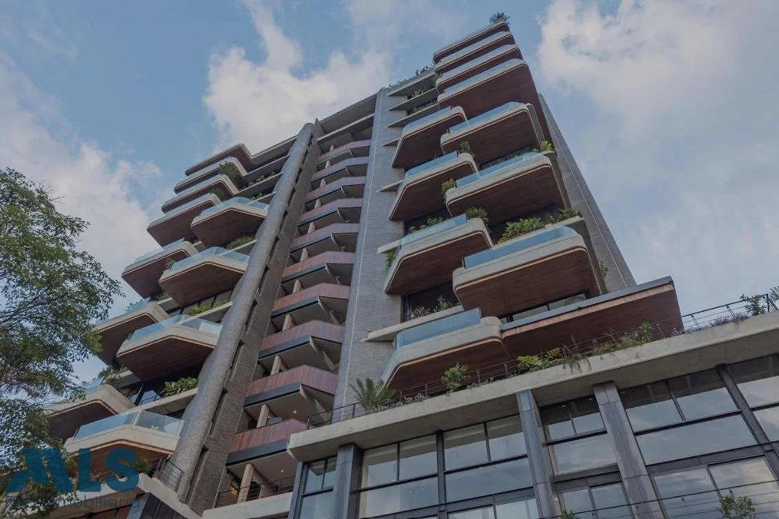 Exterior photo 6