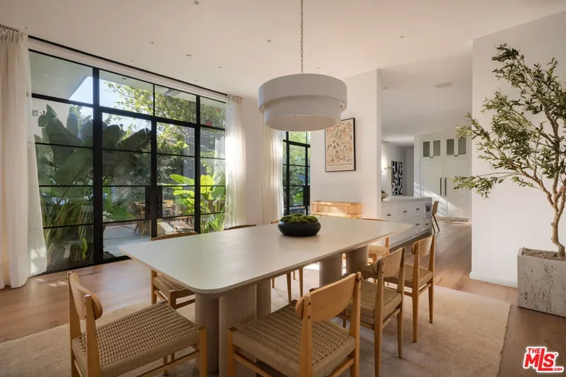 745 Sunset Avenue, Los Angeles, California, United States. - Photo 15