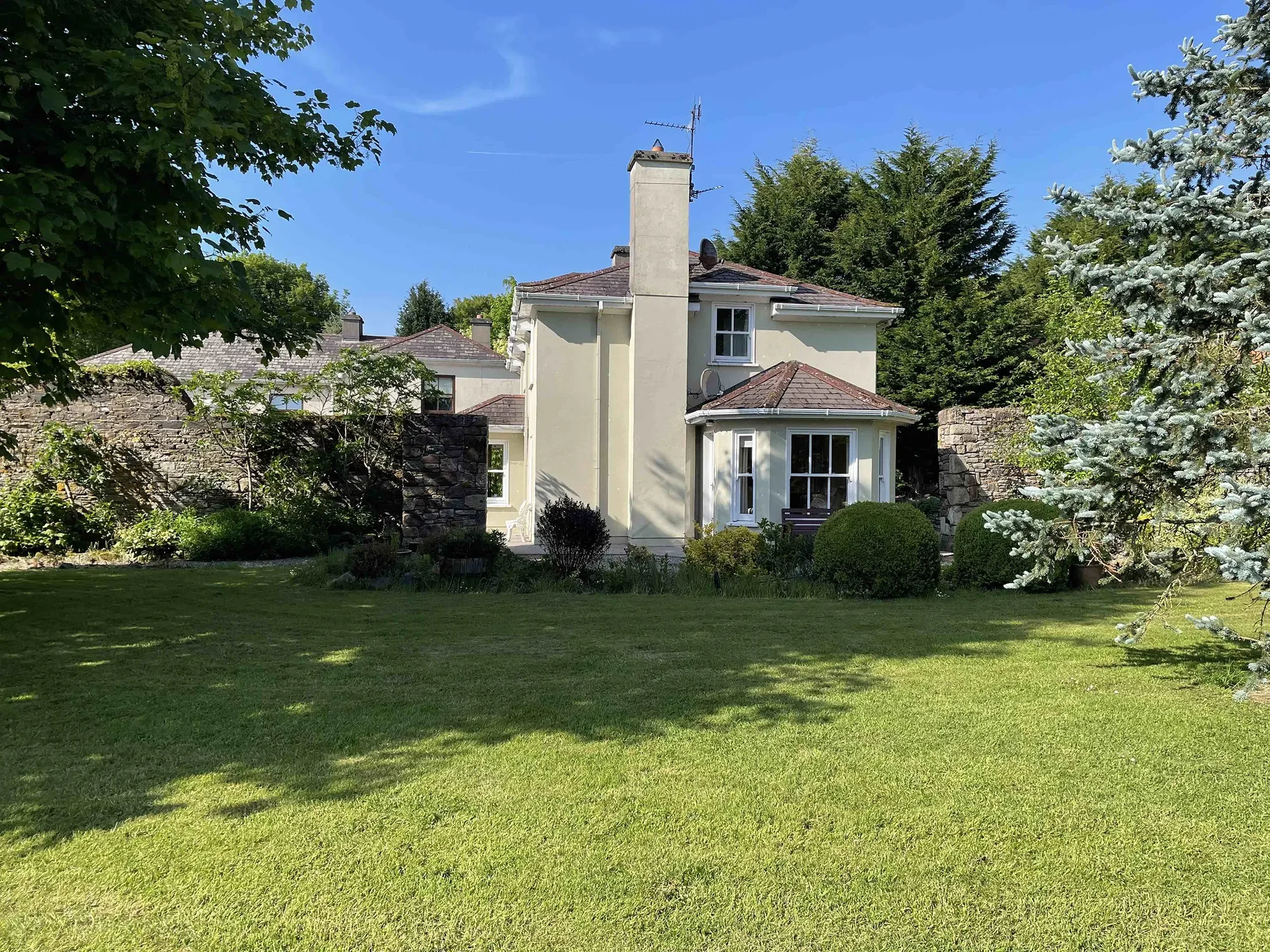Exterior photo 11