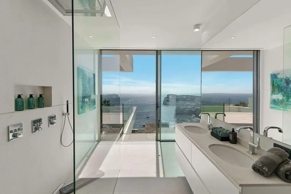 Gallery photo 2