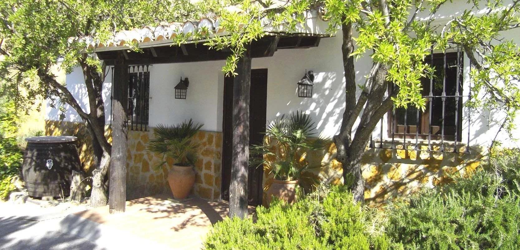 Exterior photo 7
