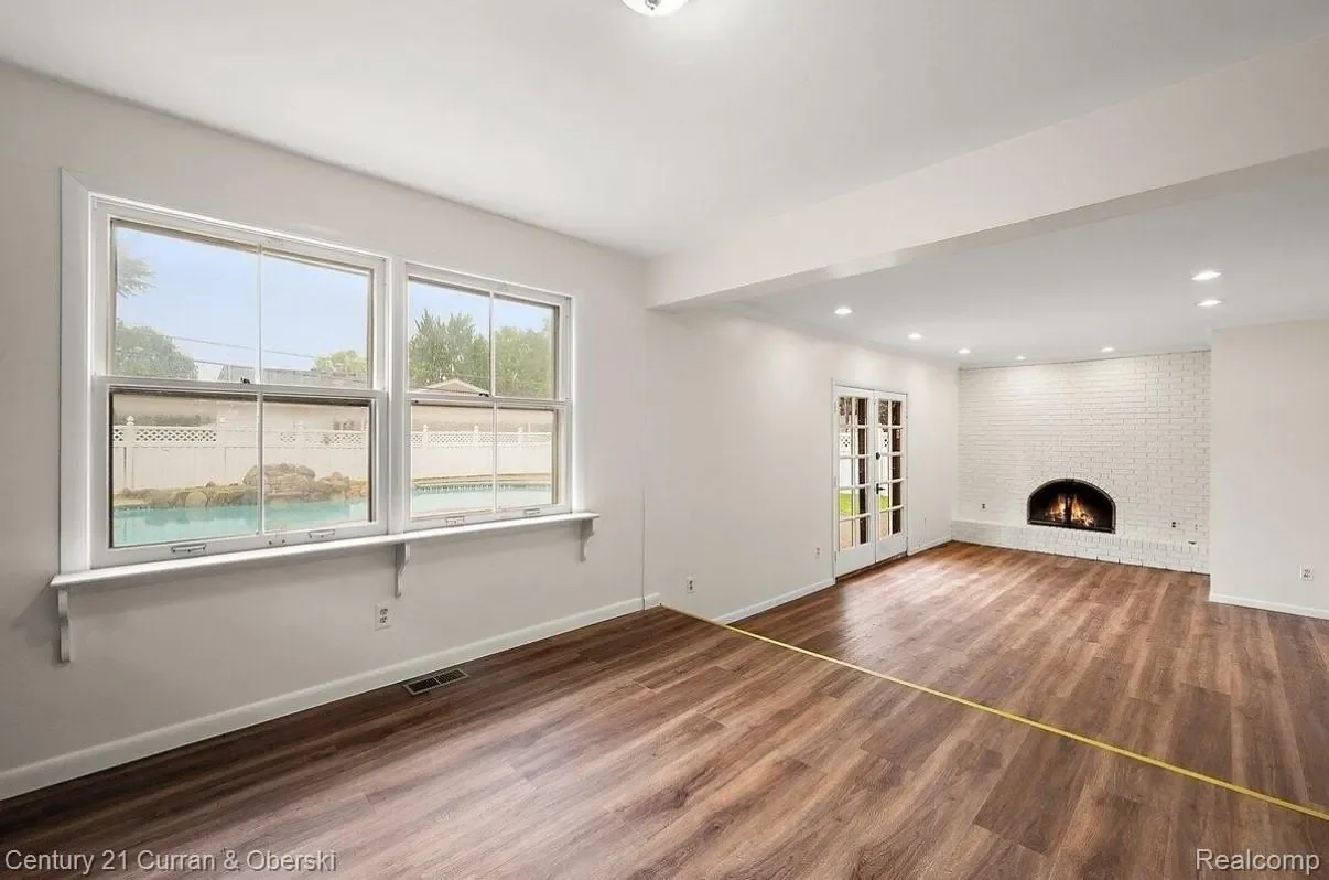 26004 Shirley Lane, Dearborn Heights, MI 48127, Dearborn, Michigan, United States. - Photo 18