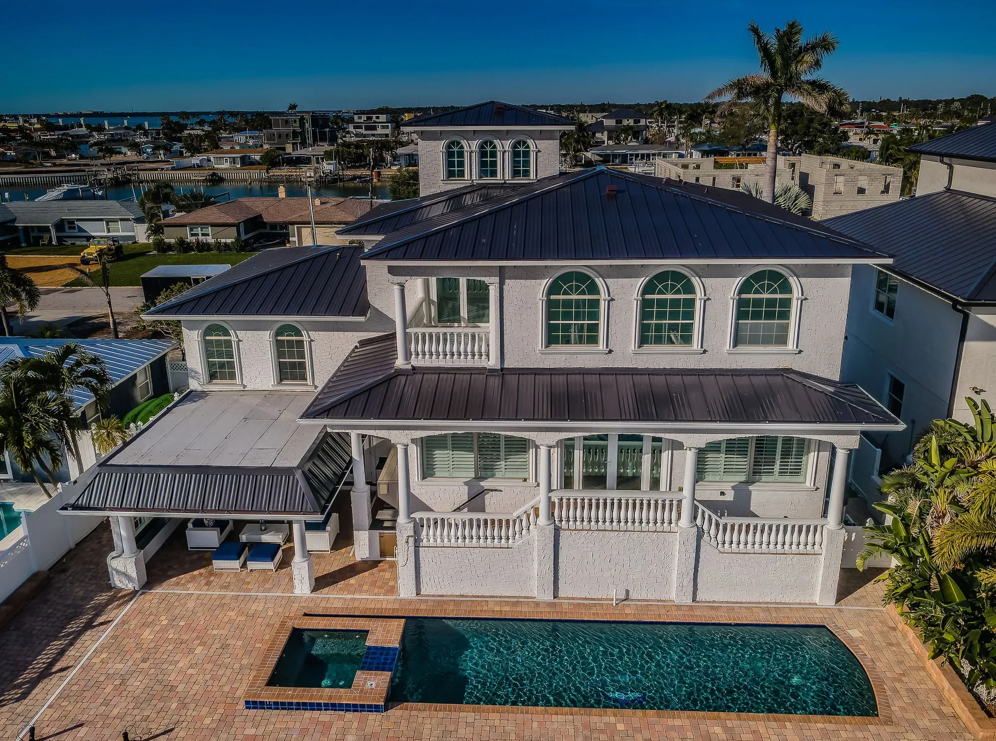 Exterior photo 10