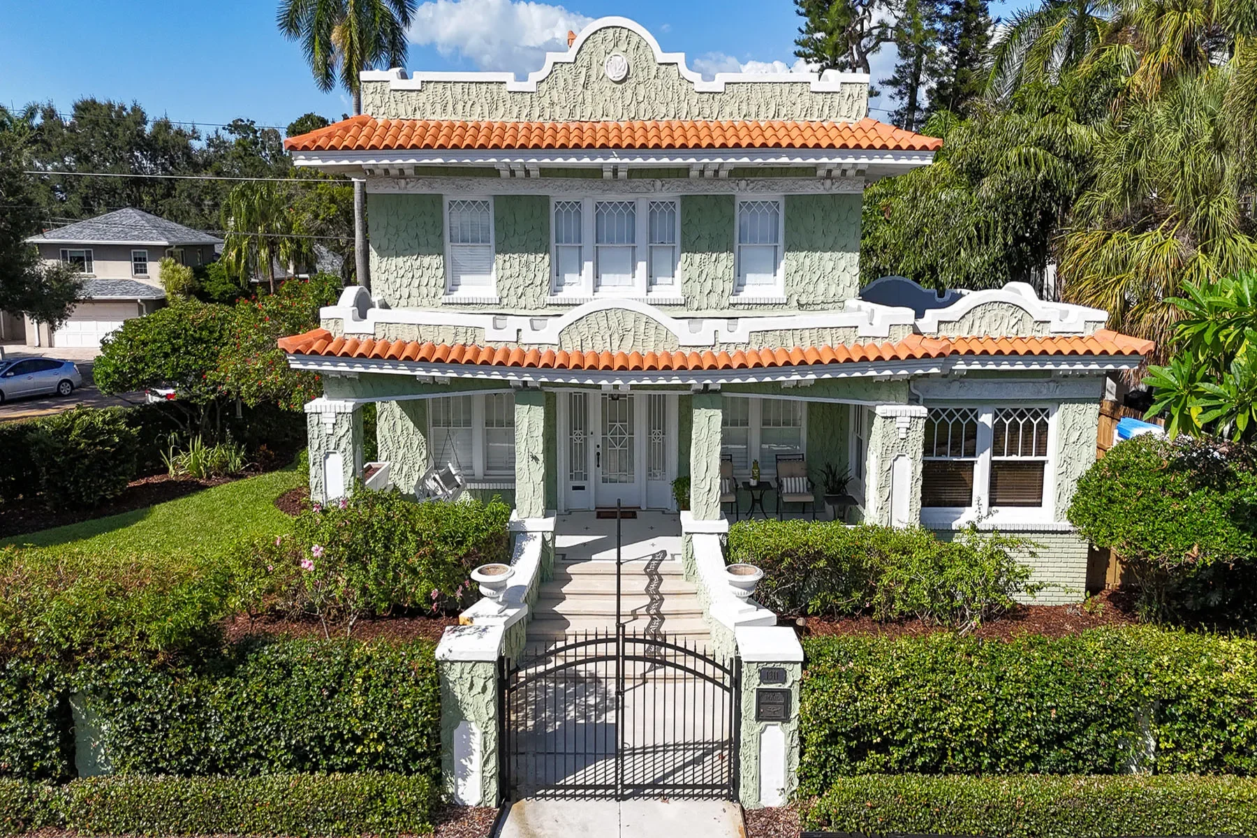 Exterior photo 7