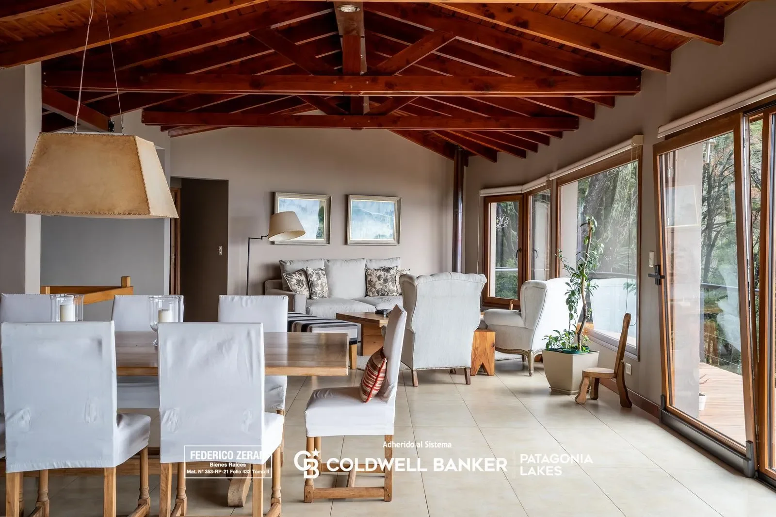 VENTA - Exclusiva casa de 8 ambientes, 5 dormitorios, 6 baños en barrio Las Vertientes, Bariloche, San Carlos de Bariloche, Río Negro, Argentina. - Photo 29