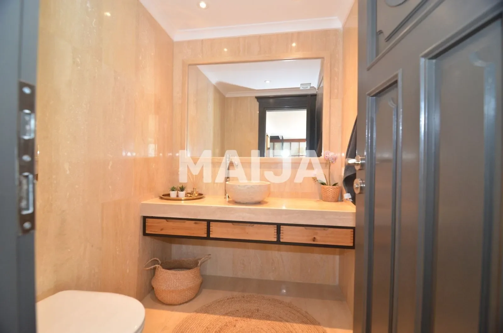 Gallery photo 11