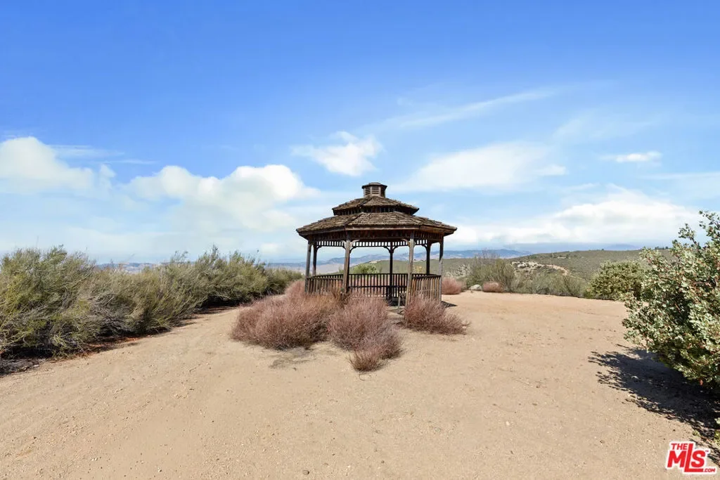 28765 Pine Canyon Road, Lake Hughes, California, United States. - Photo 9