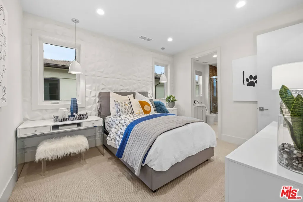 20378 W Marlow Lane, Los Angeles, California, United States. - Photo 6