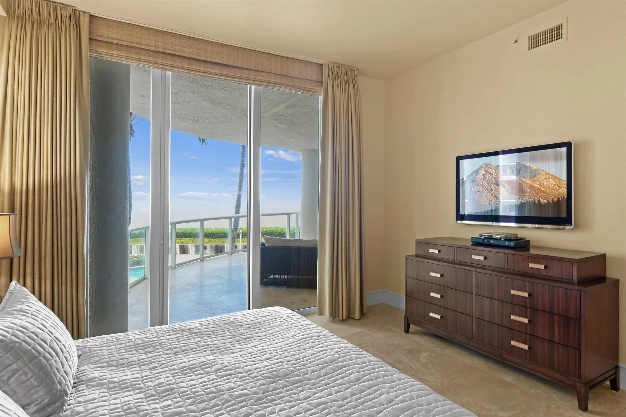 4600 N Ocean Drive 406, Riviera Beach, Florida, United States. - Photo 36