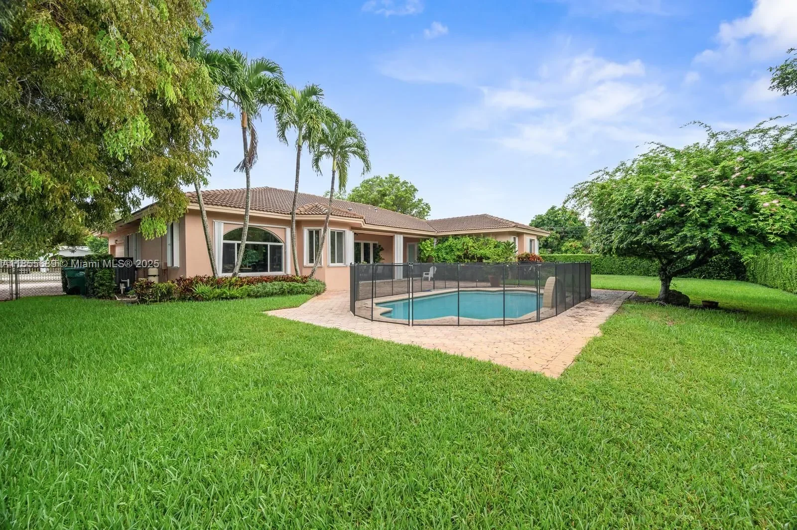 10621 SW 77th Ave, Coral Gables, Florida, United States. - Photo 34