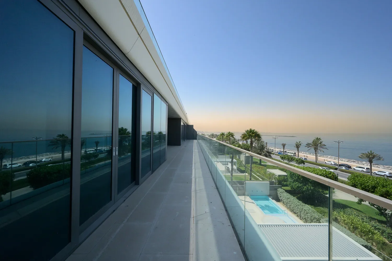 Exterior photo 1
