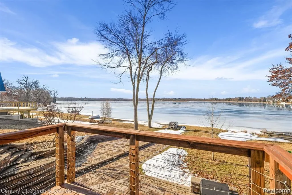222 Ackerson Lake Drive, Jackson, MI 49201, Leoni, Michigan, United States. - Photo 25