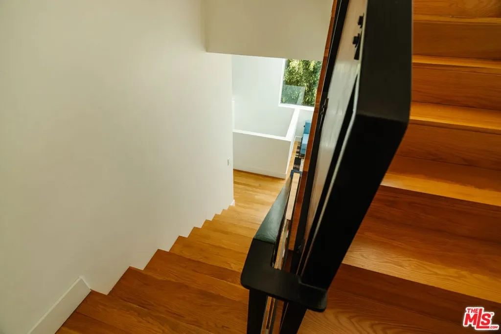 302 S Venice Boulevard, Los Angeles, California, United States. - Photo 30