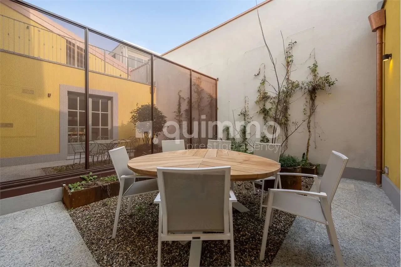 Exterior photo 3