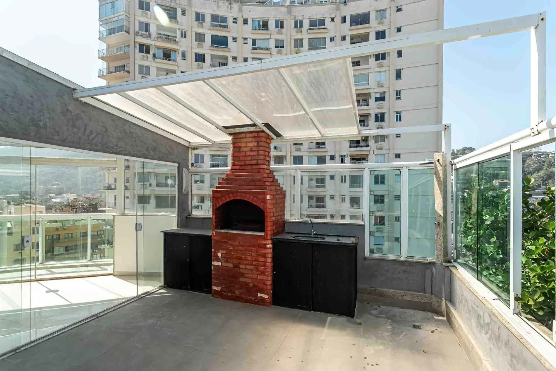 Exterior photo 7
