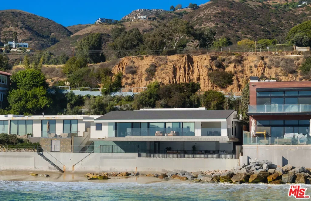 31388 Broad Beach Road, Malibu, California, United States. - Photo 21