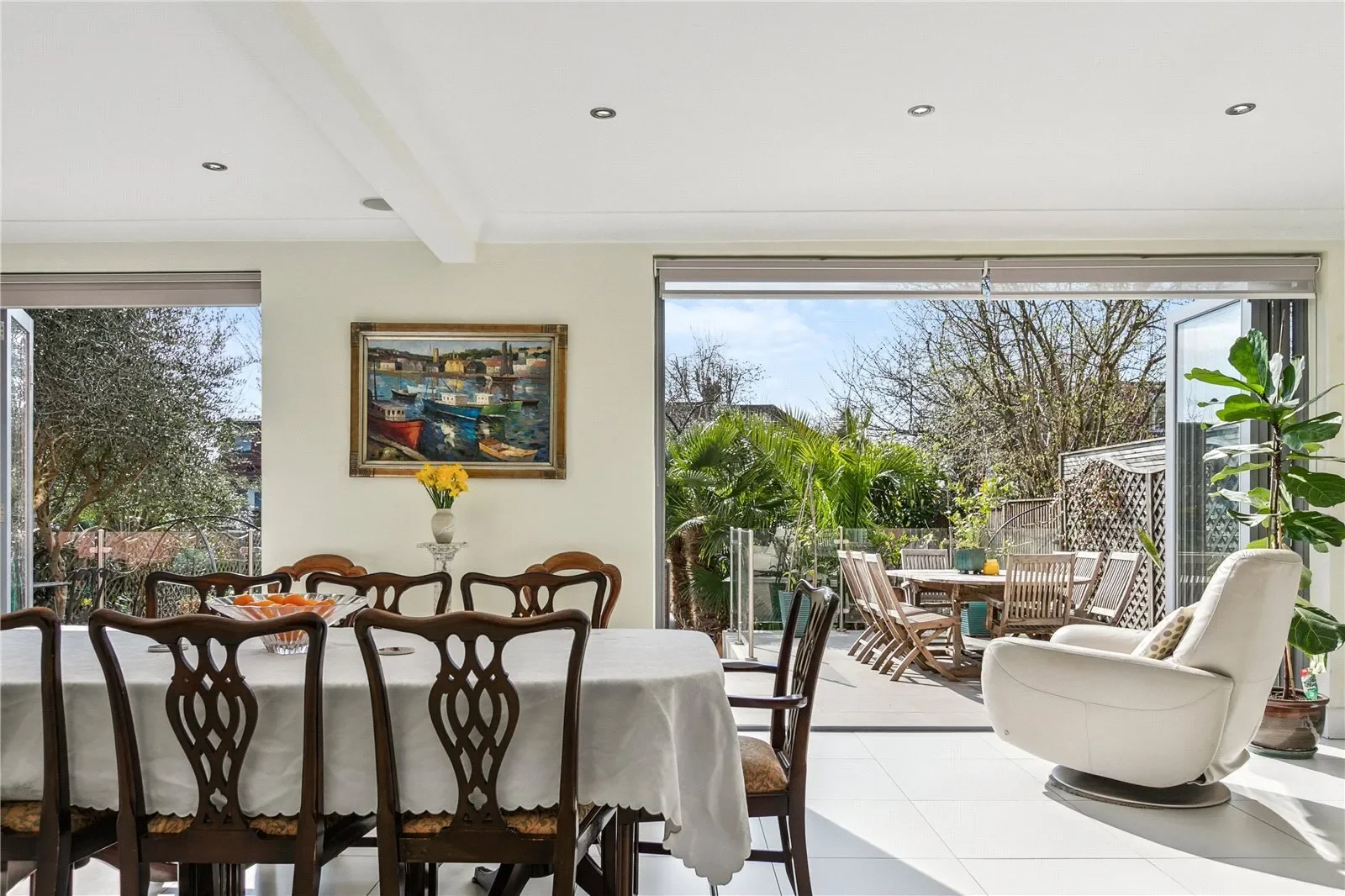 Ellerton Road, London, London, England, United Kingdom. - Photo 10