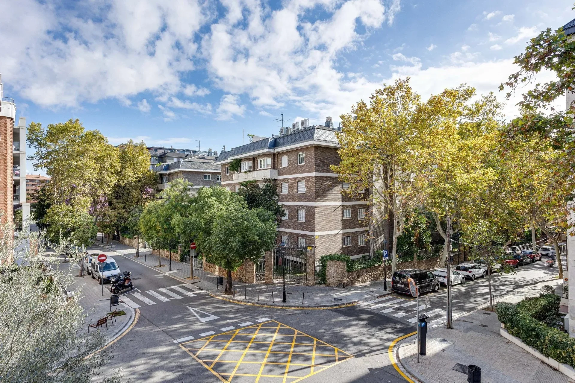 Sarria - Sant Gervasi, Barcelona, Spain. - Photo 20