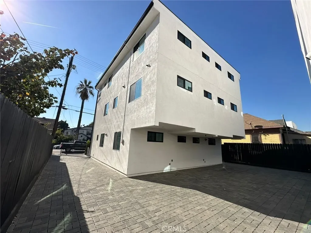 235 E 29th Street, LOS ANGELES, CA 90011, Los Angeles, California, United States. - Photo 41