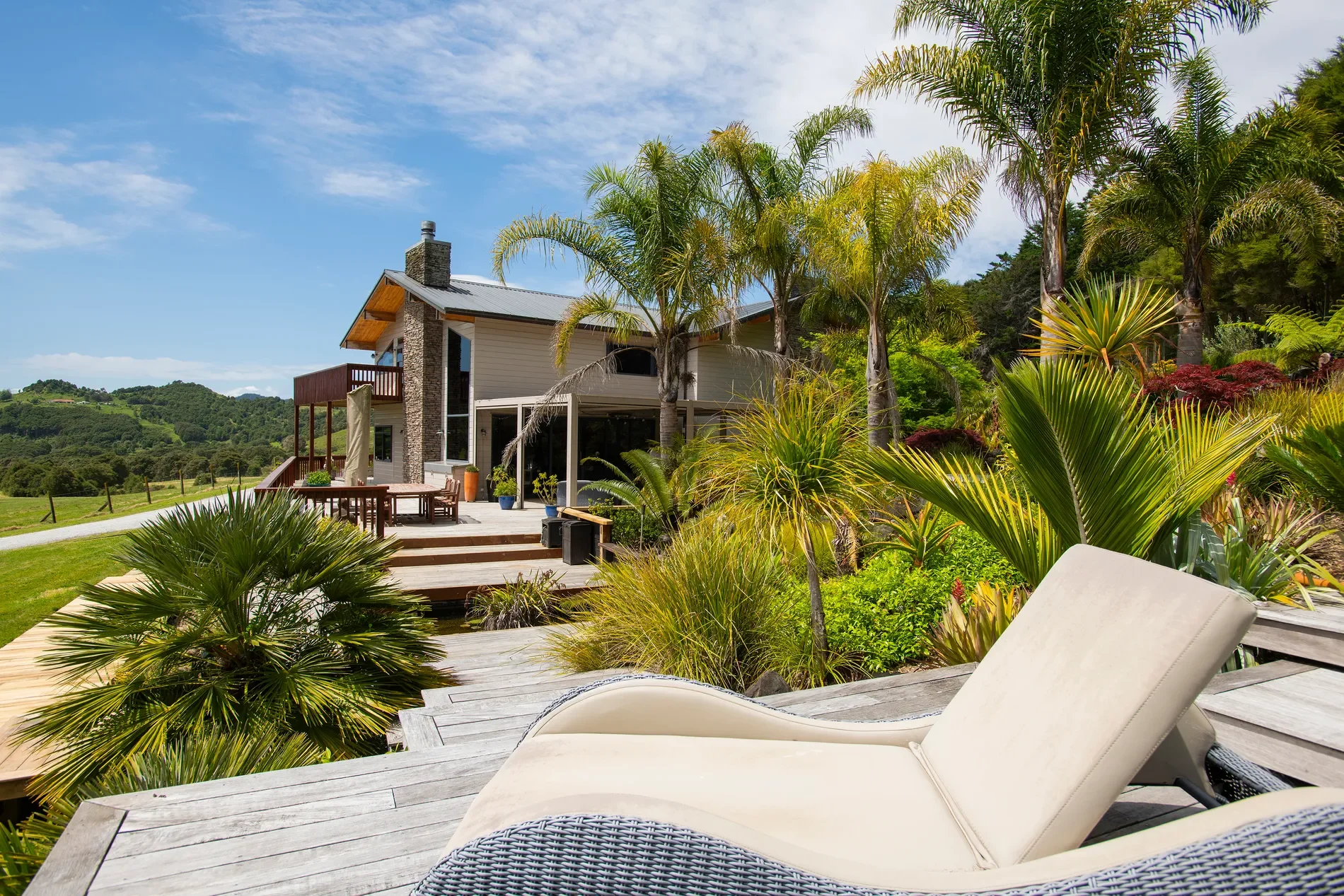 Exterior photo 4