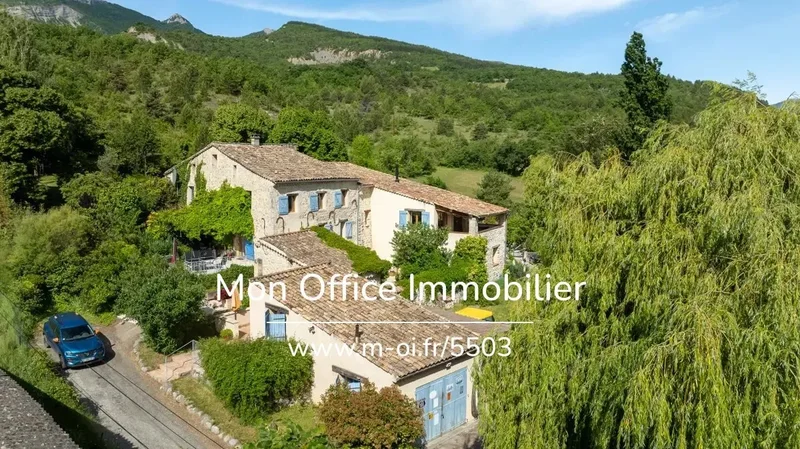 Référence : 5936-ASA - Ancienne ferme transformée en maison d'hôtes avec piscine