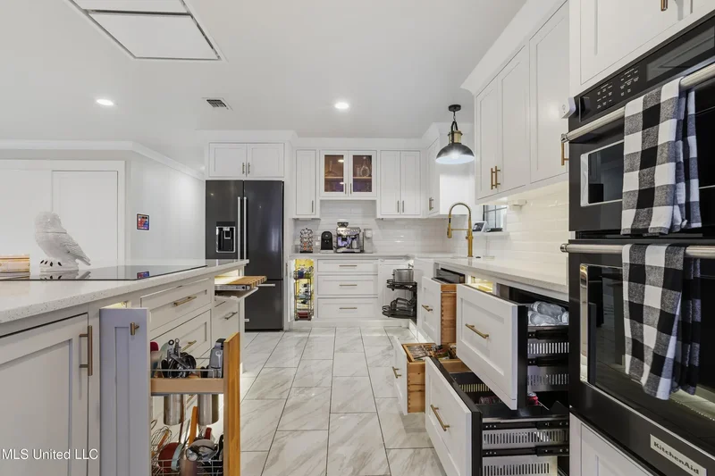 14247 N Swan Road, Gulfport, MS 39503, Gulfport, Mississippi, United States. - Photo 18