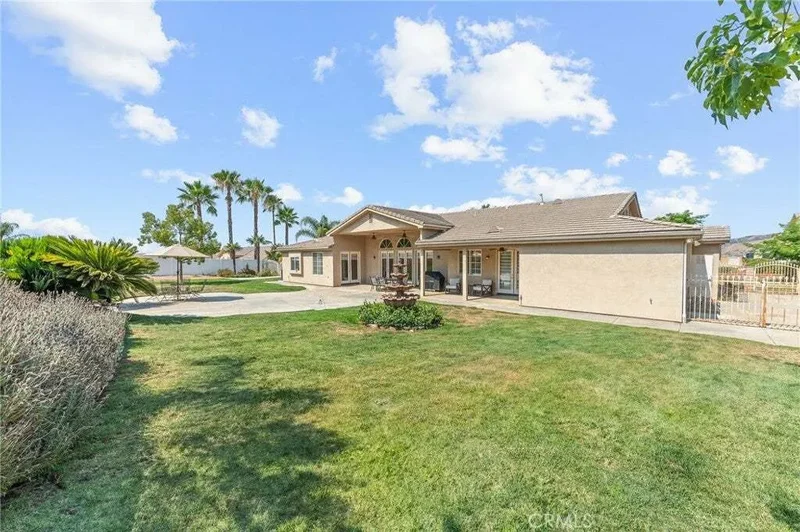 10927 Deer Valley Road, Yucaipa, CA 92399, Yucaipa, California, United States. - Photo 38