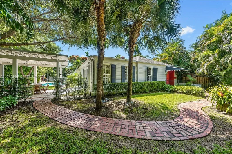 4255 Lennox Dr, Miami, Florida, United States. - Photo 1