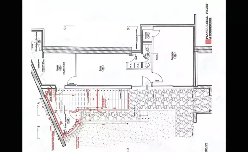RENOVATED MIXED-USE OFFICE WITH PRIVATE ENTRANCE IN A GARDEN IN CARRÉ D'OR - MONACO