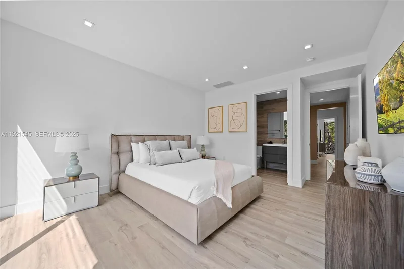 4740 Alton Rd, Miami Beach, Florida, United States. - Photo 7