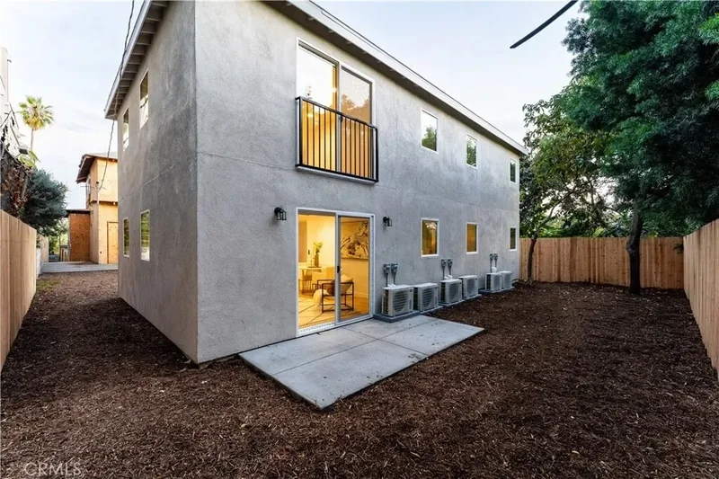 1189 Crenshaw Boulevard, Los Angeles, California, United States. - Photo 1