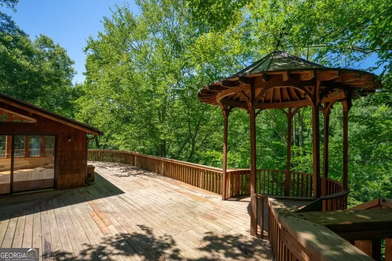 120 Laurel Drive NE, Atlanta, GA 30342, Atlanta, Georgia, United States. - Photo 16